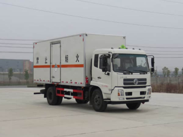 江特牌JDF5180XZWDFH5型雜項(xiàng)危險(xiǎn)物品廂式運(yùn)輸車