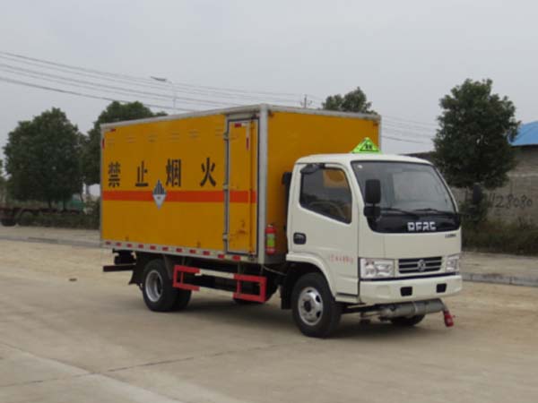 江特牌JDF5040XZWE5型雜項(xiàng)危險(xiǎn)物品廂式運(yùn)輸車